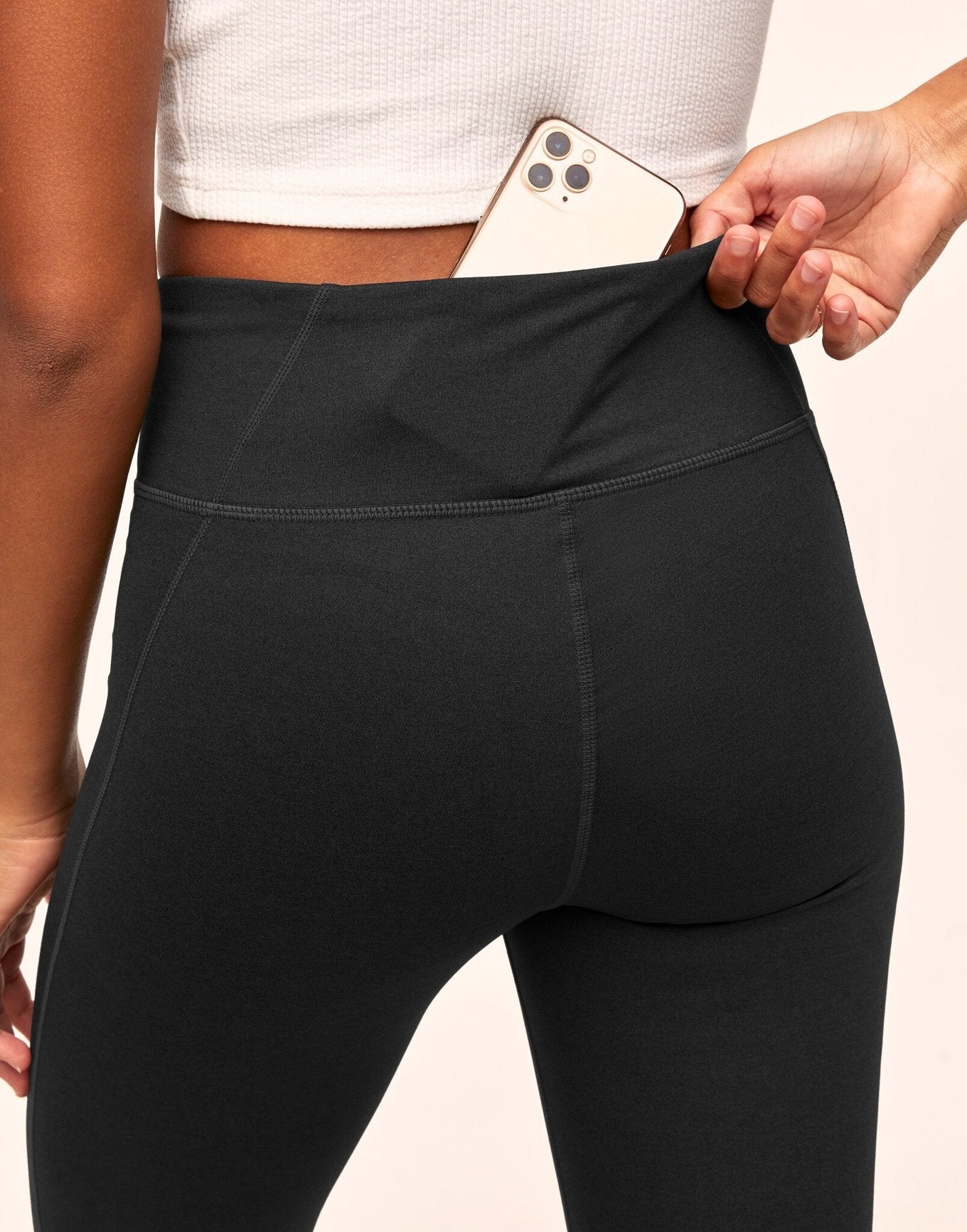 Adore Me Haley Heather Colorblock 7/8 High-waist 7/8 Legging with Phone Pocket in color Noir Dark Heather and shape legging