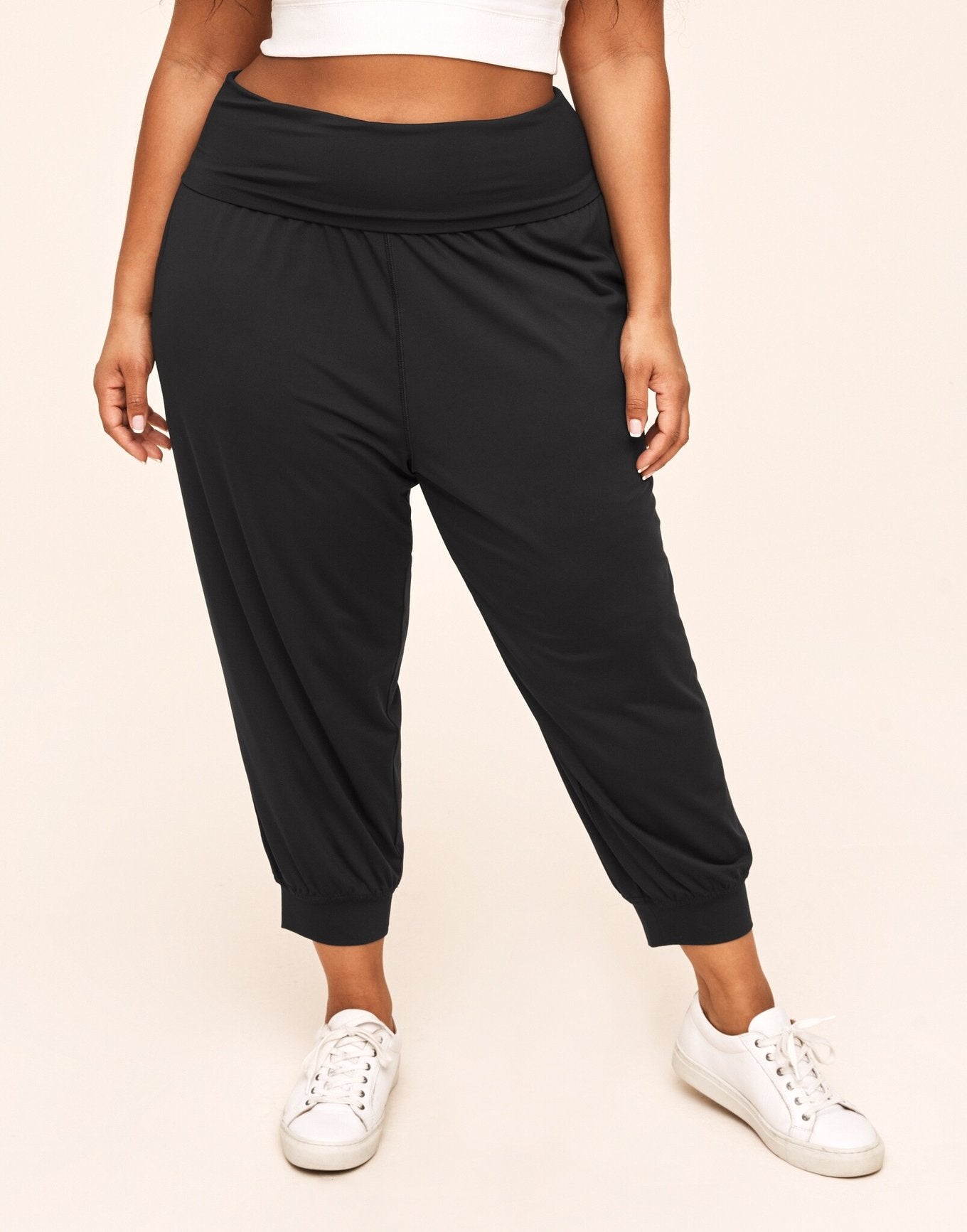 Adore Me Isabell Roll Over Waistband Jogger in color Noir and shape jogger