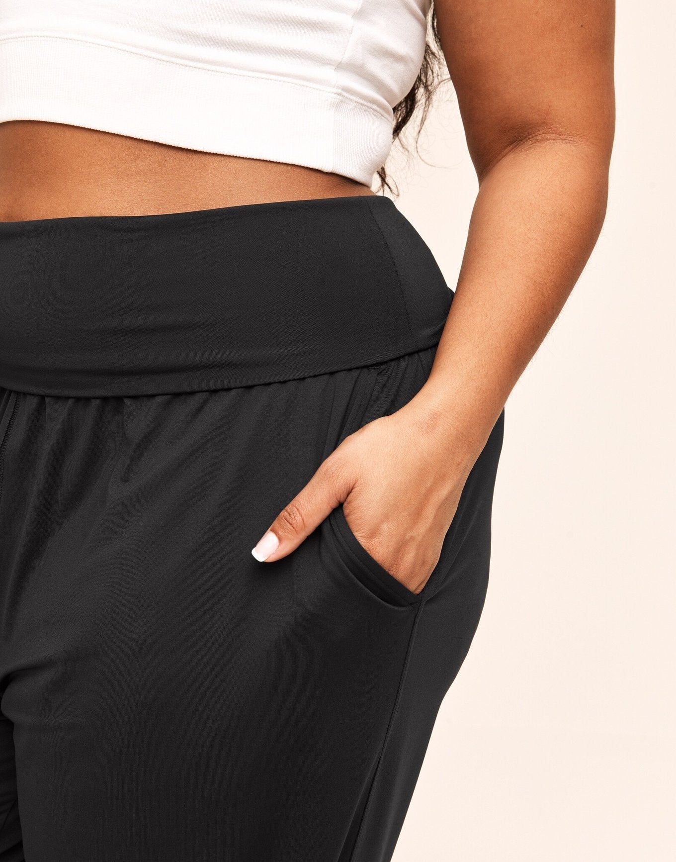 Adore Me Isabell Roll Over Waistband Jogger in color Noir and shape jogger