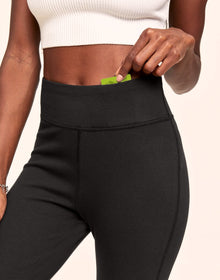 Adore Me Dannie Legging in color Noir and shape legging