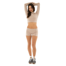 Are You Am I - Nieve Short **nude