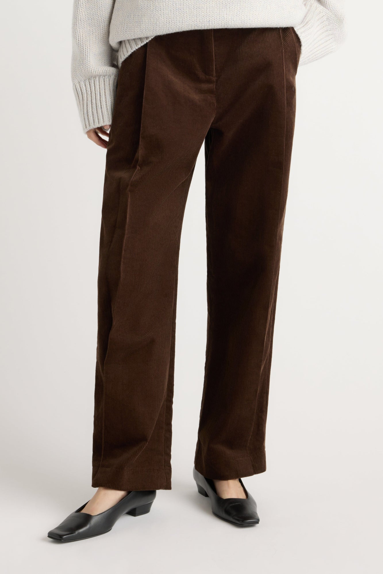 Austino Corduroy Barrel-Leg Pant | Chocolate