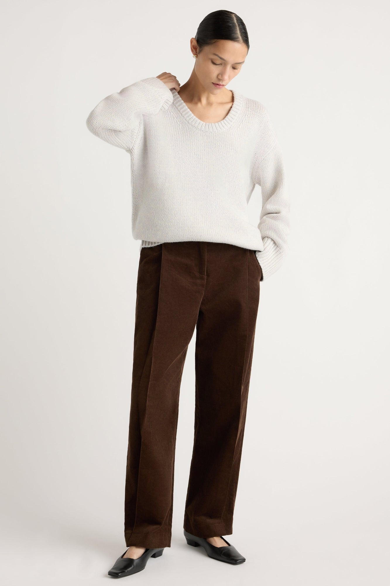 Austino Corduroy Barrel-Leg Pant | Chocolate