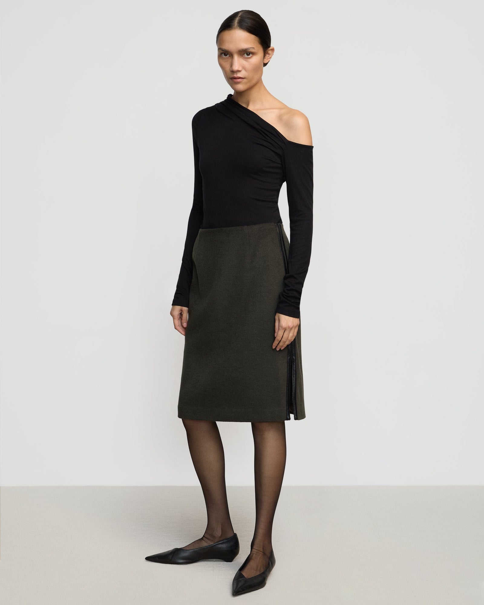Ayra Tencel-Wool Off-Shoulder Tee | Black