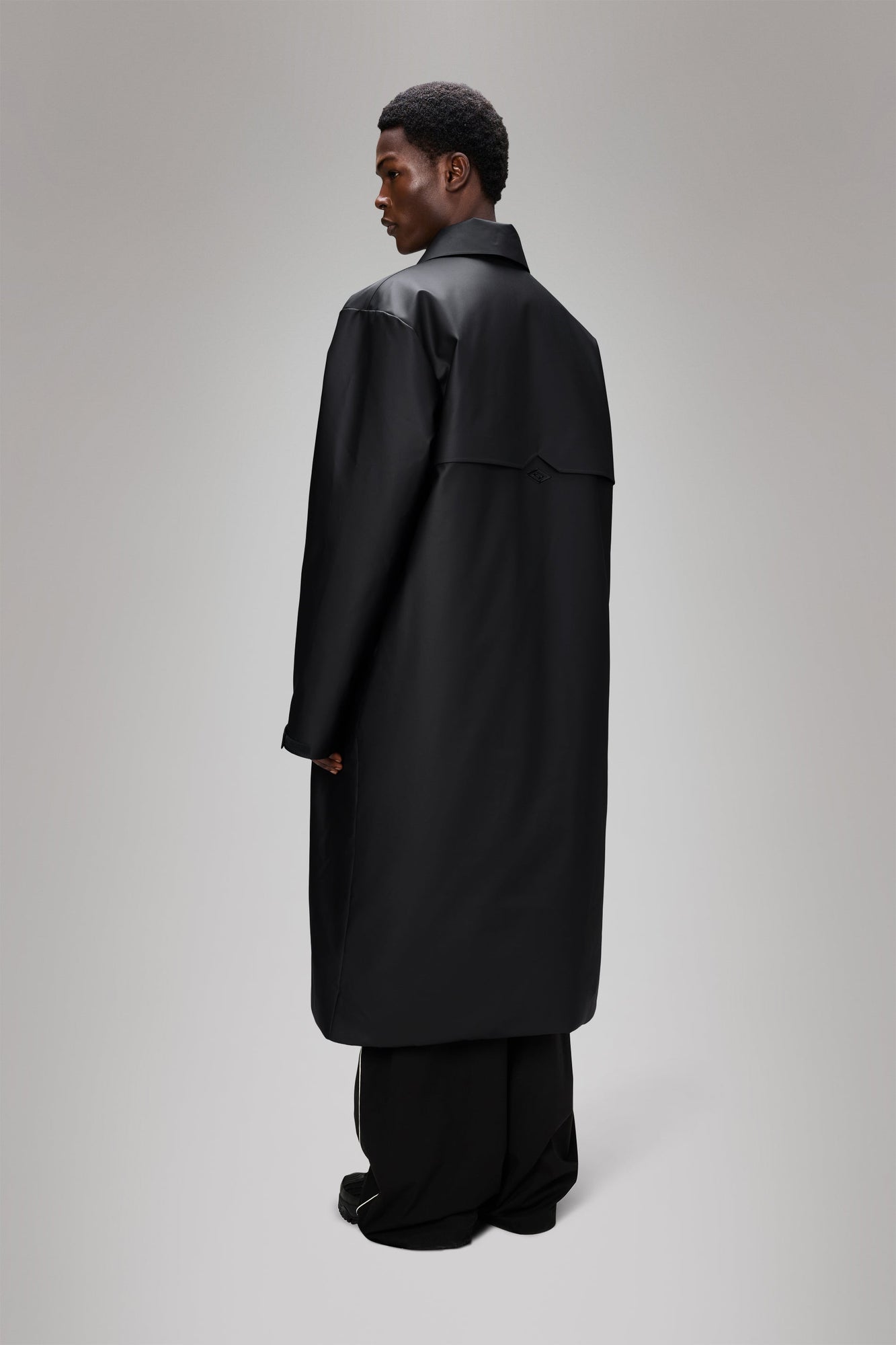 Unisex | Rains x Umbro Manager Coat | Black