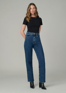 The Margot Petite First Step – flattering and stylish best jeans for petite women.