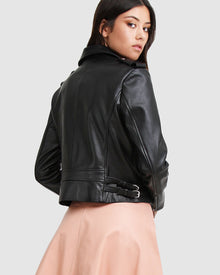 black-leather-jacket-zipper-pockets-detail_ed5226e1-f42e-49b6-8d09-8038e1f7426b.jpg