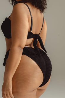 Tamarindo Ruffle Bikini Bottom | Black Crochet
