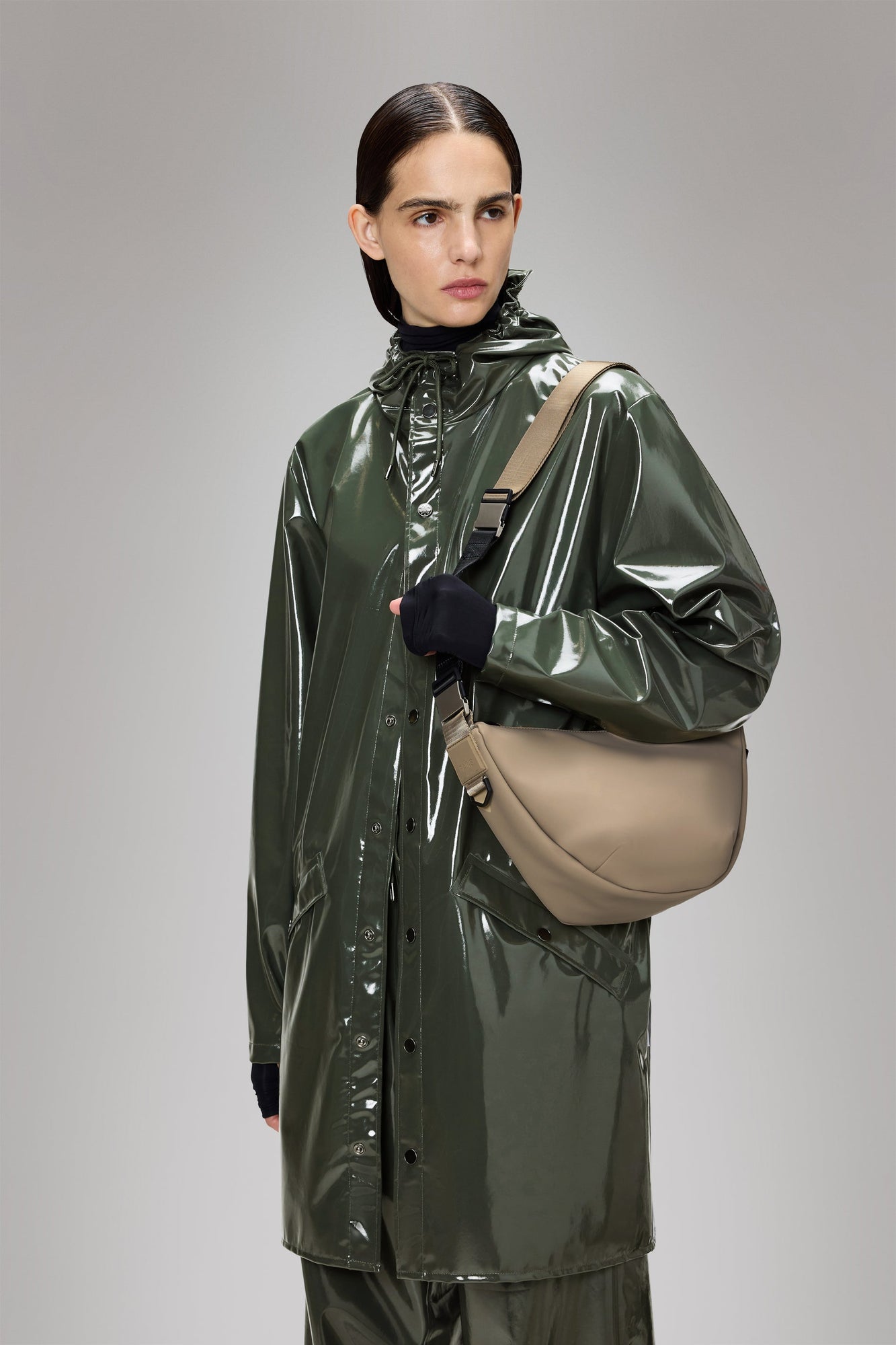 RAINS Valera Shoulder Bag Beige 7.70L H22 x D10 x W35 cm Crossbody