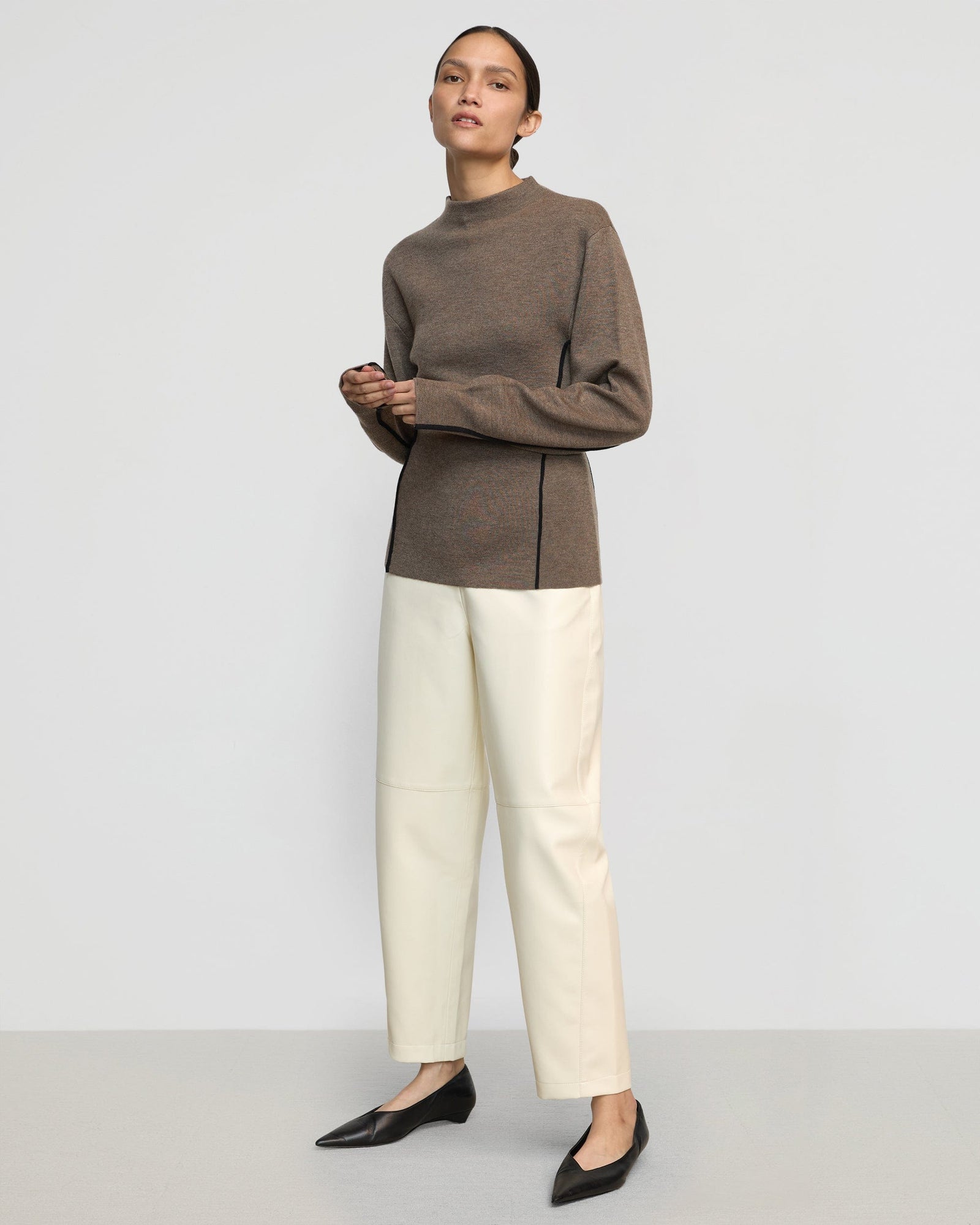 Clarice Contrast-Piping Sweater | Maitake