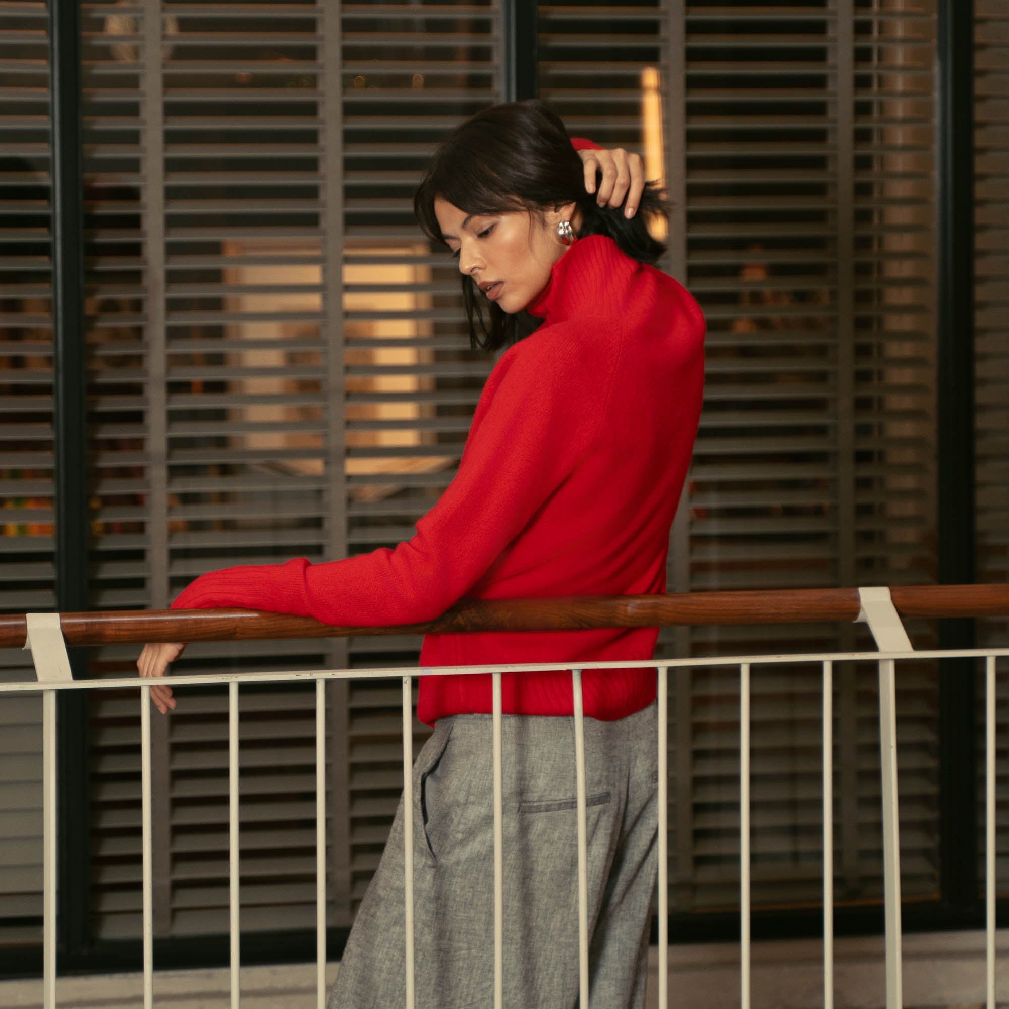 Womens | Emma Cashmere Relaxed Turtleneck Sweater | Chili Oil