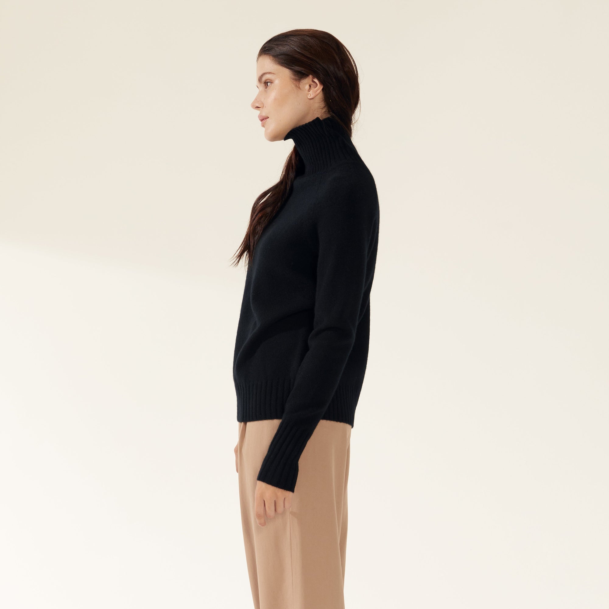 Emma Cashmere Relaxed Turtleneck Sweater | Black | Womens