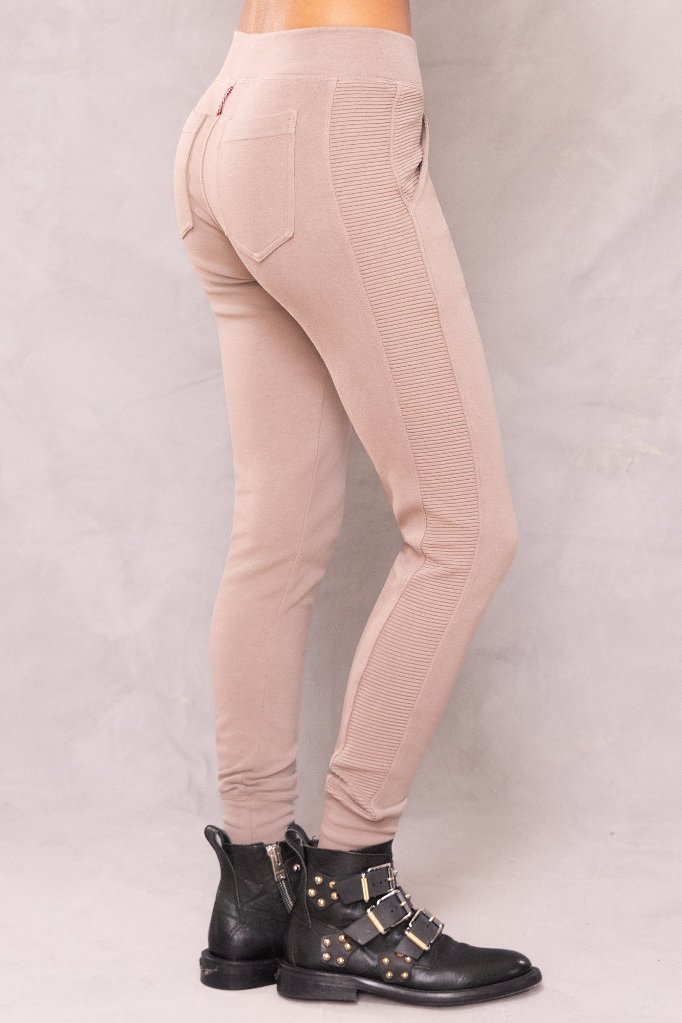Women | Deluxe Weekender Jogger | Woodsmoke