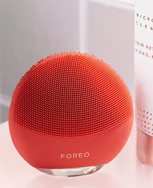 LUNA 4 mini Deep Cleansing Dual-Sided Facial Cleansing Massager | Coral