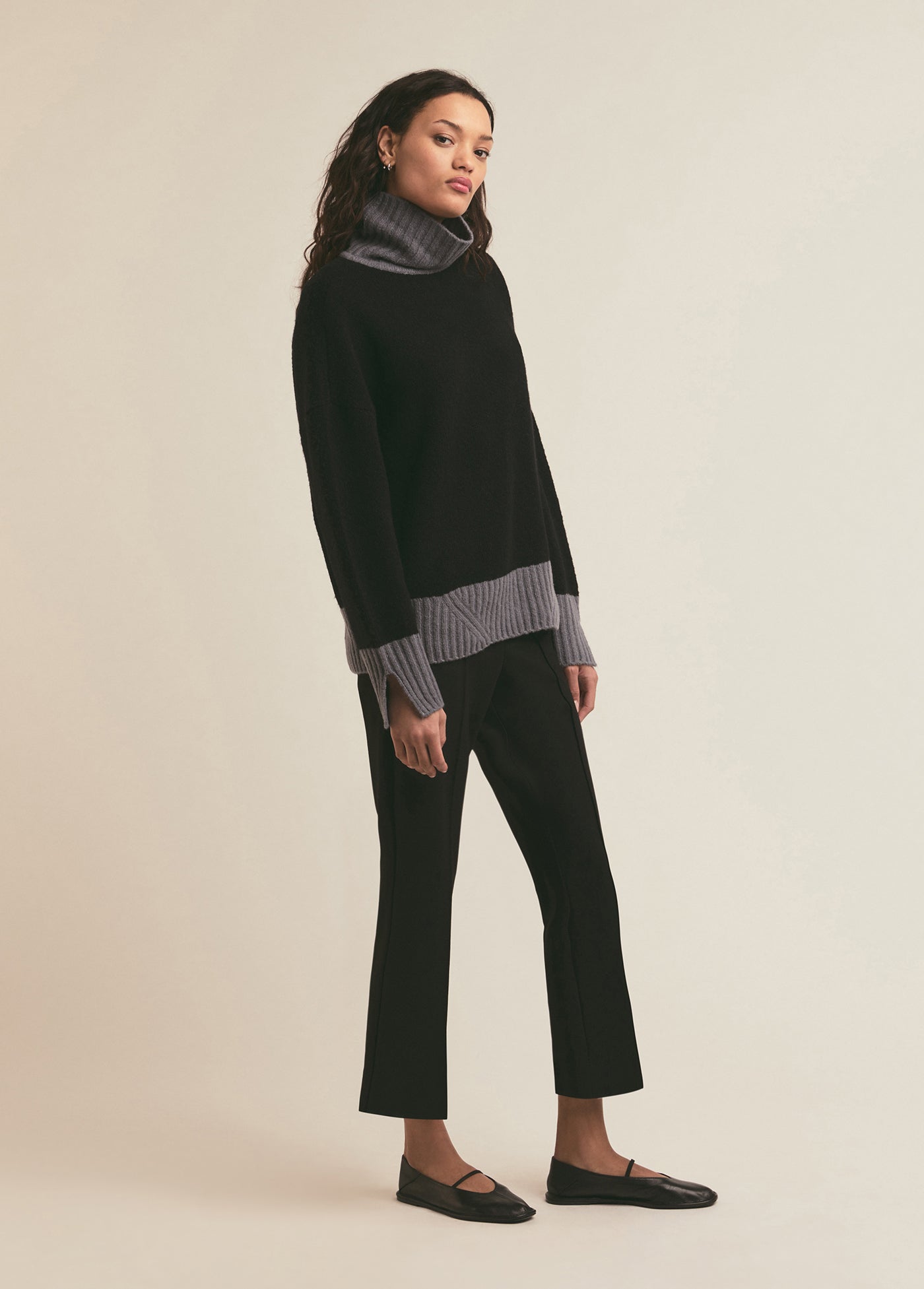 The Andi Sweater | Black Grey