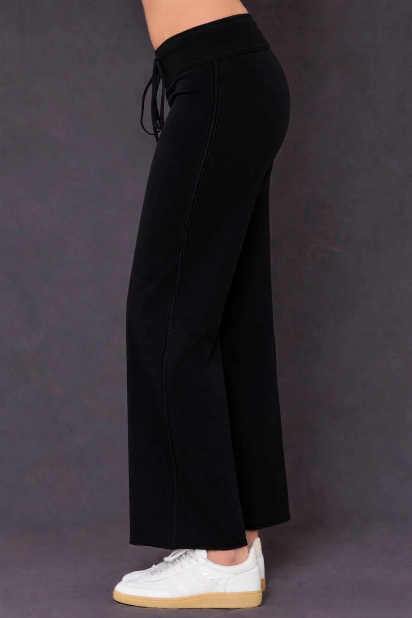 Women | Boxer Fleece Crop Sweatpant | Black