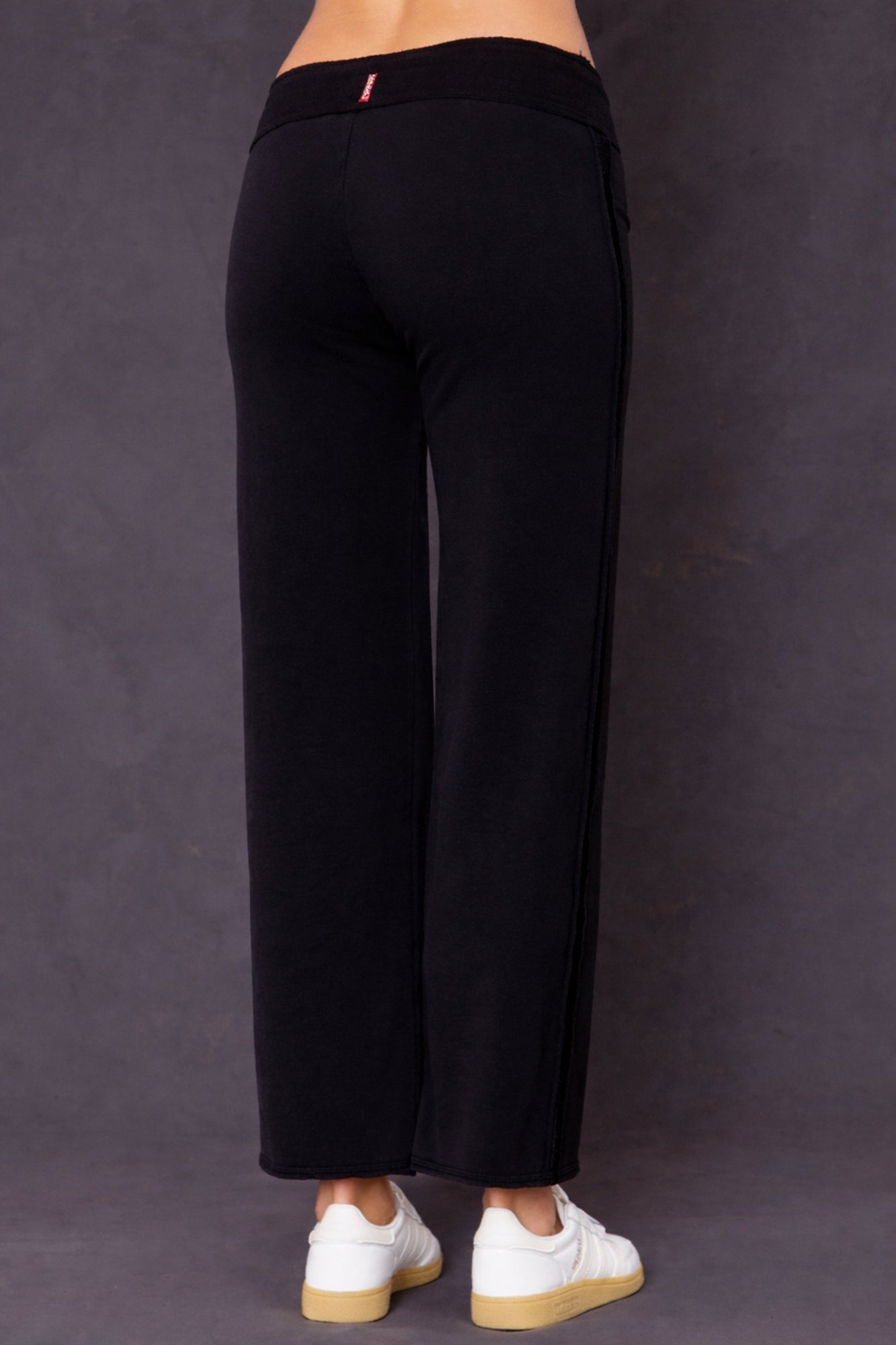Women | Boxer Fleece Crop Sweatpant | Black