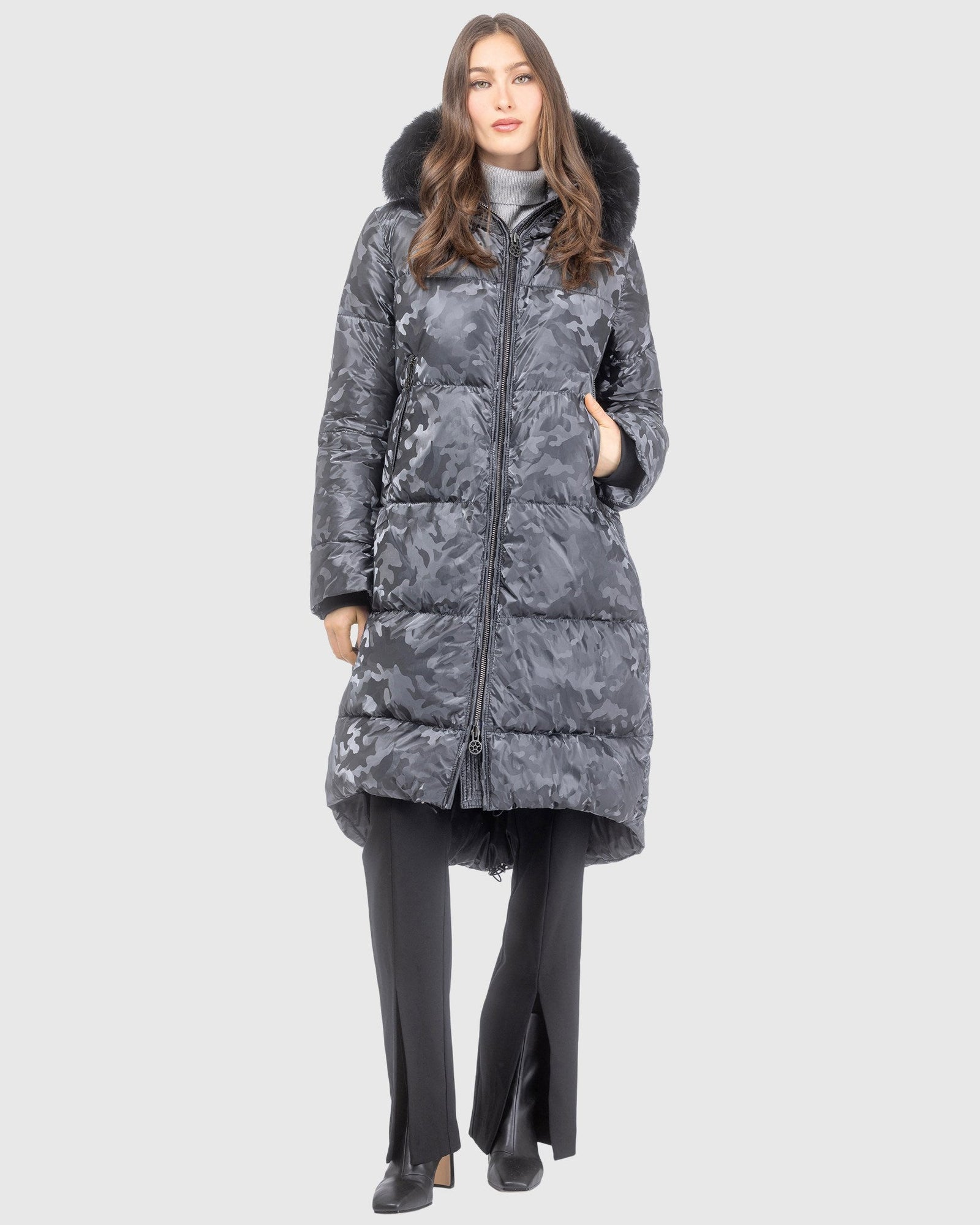 Après-Ski Jacket With Detachable Toscana Lamb Hood Trim | Gray Camo/Black (V7)