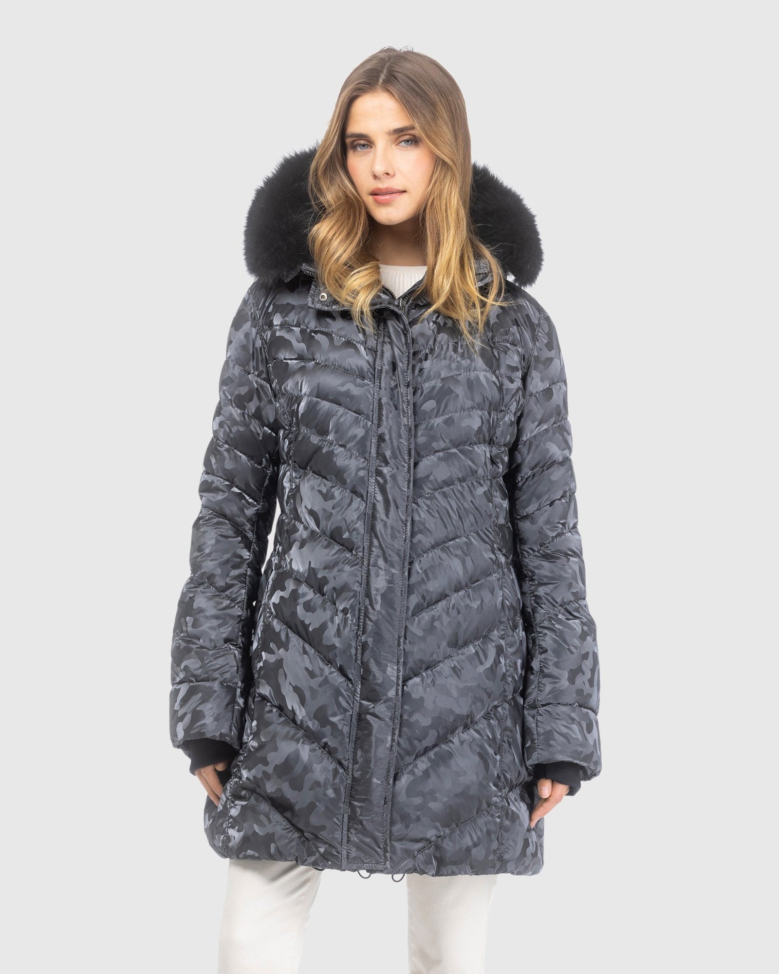 Après-Ski Jacket With Detachable Toscana Lamb Hood Trim | Gray Camo/Black (V2)