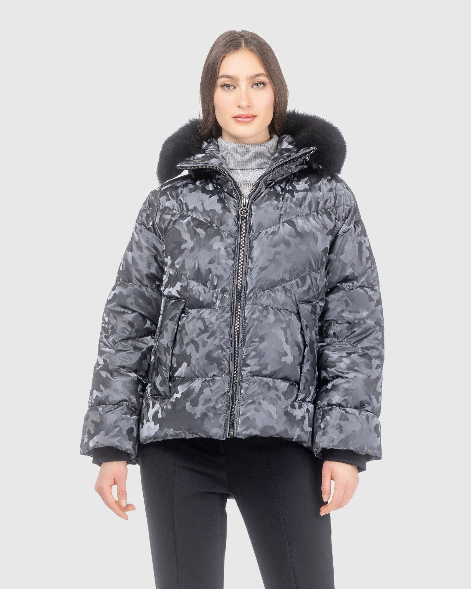 Après-Ski Jacket With Detachable Toscana Lamb Hood Trim | Gray Camo/Black (V8)