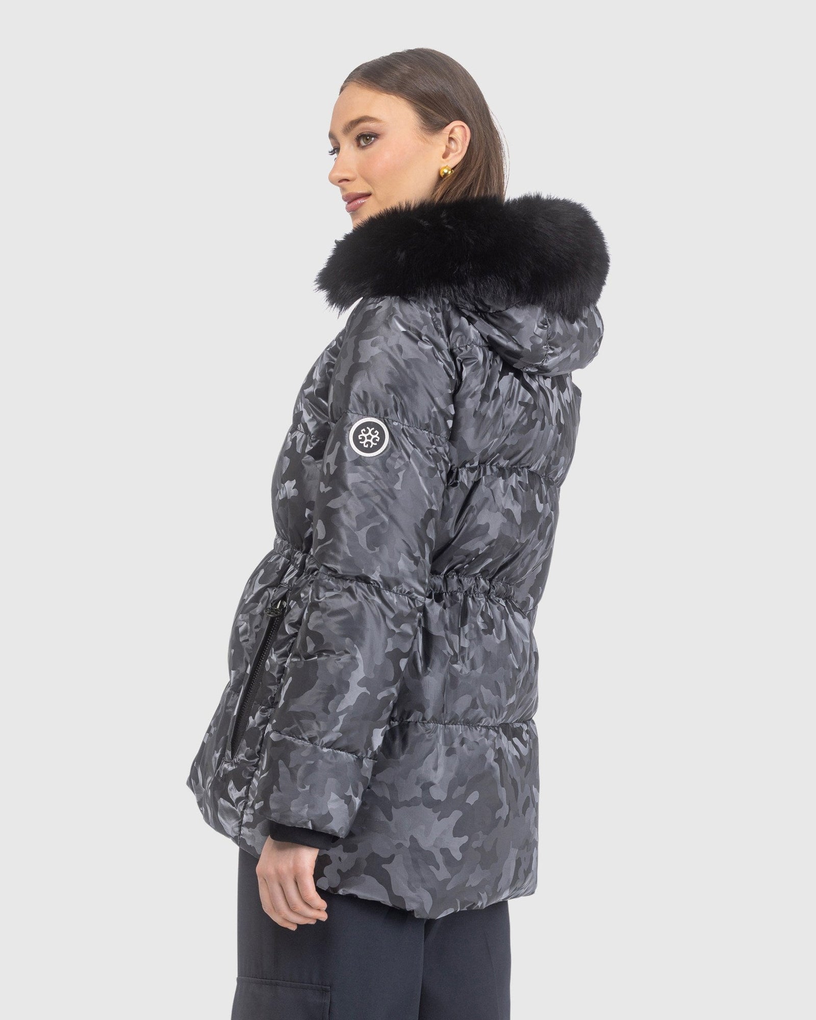 Après-Ski Jacket With Detachable Toscana Lamb Hood Trim | Gray Camo/Black (V9)