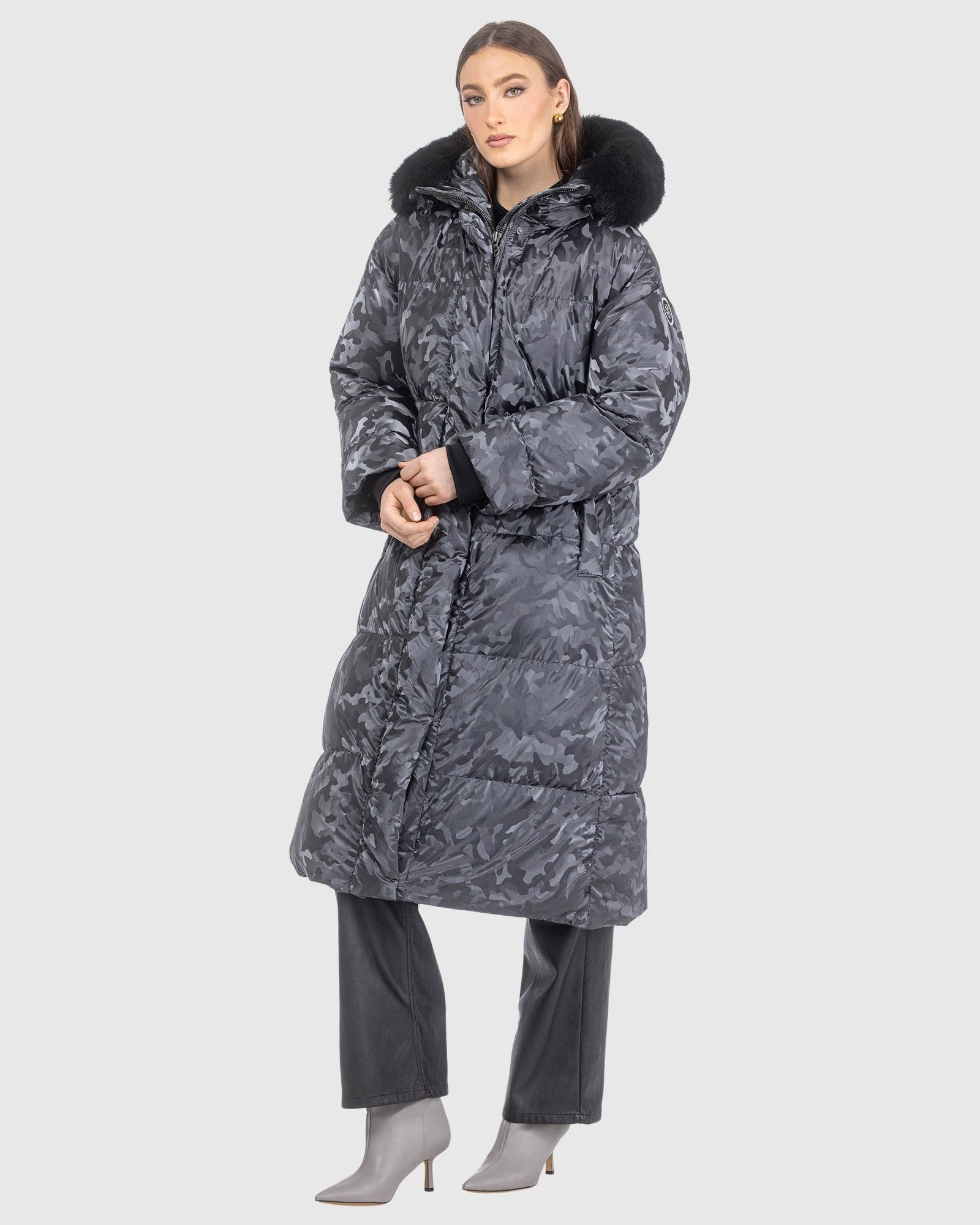 Après-Ski Jacket With Detachable Toscana Lamb Hood Trim | Gray Camo/Black (V10)