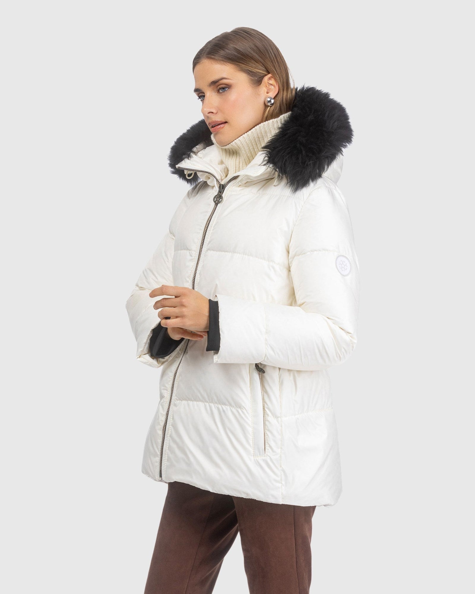 Après-Ski Jacket With Detachable Toscana Lamb Hood Trim | Ivory/Black (V9)