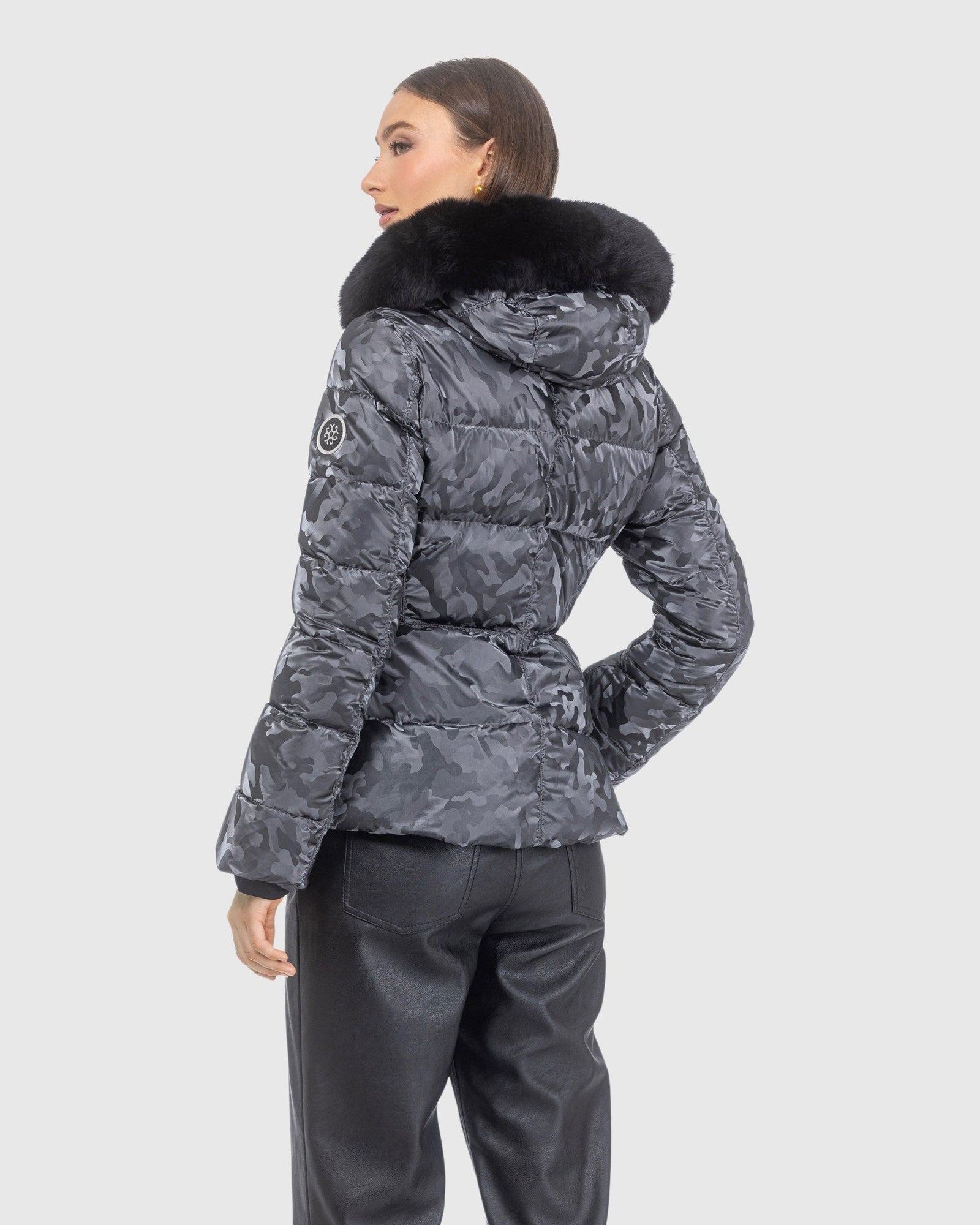 Après-Ski Jacket With Detachable Toscana Lamb Hood Trim | Gray Camo/Black (V6)