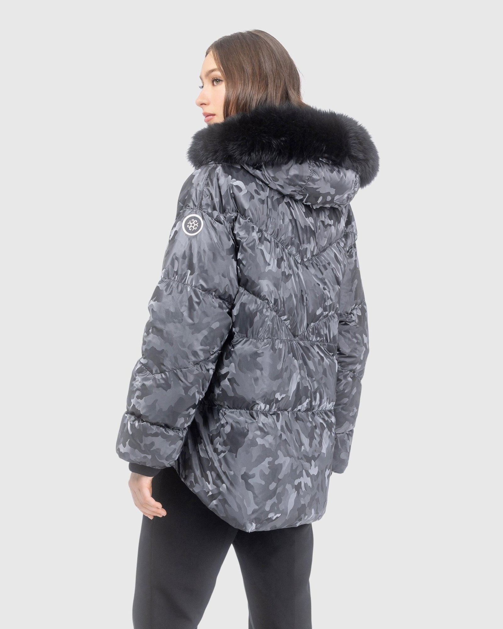 Après-Ski Jacket With Detachable Toscana Lamb Hood Trim | Gray Camo/Black (V8)