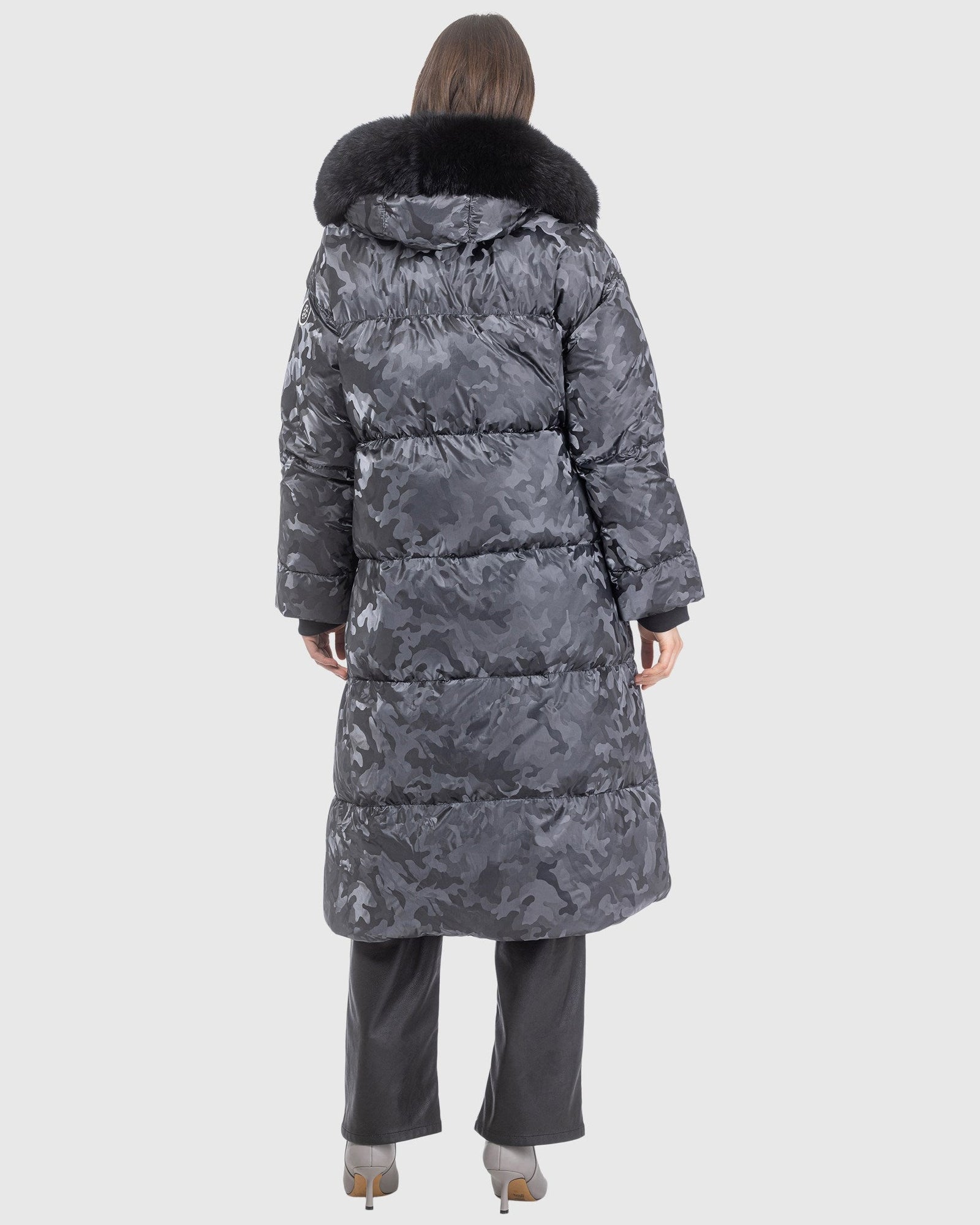 Après-Ski Jacket With Detachable Toscana Lamb Hood Trim | Gray Camo/Black (V10)