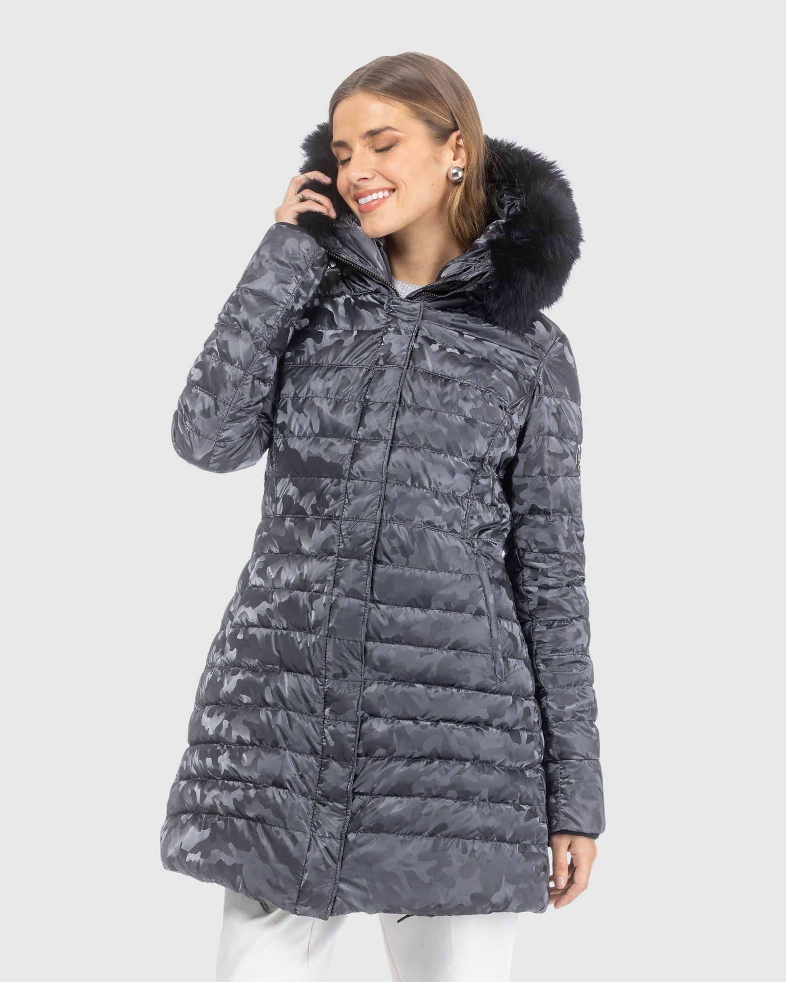 Après-Ski Jacket With Detachable Toscana Lamb Hood Trim | Gray Camo/Black (V1)