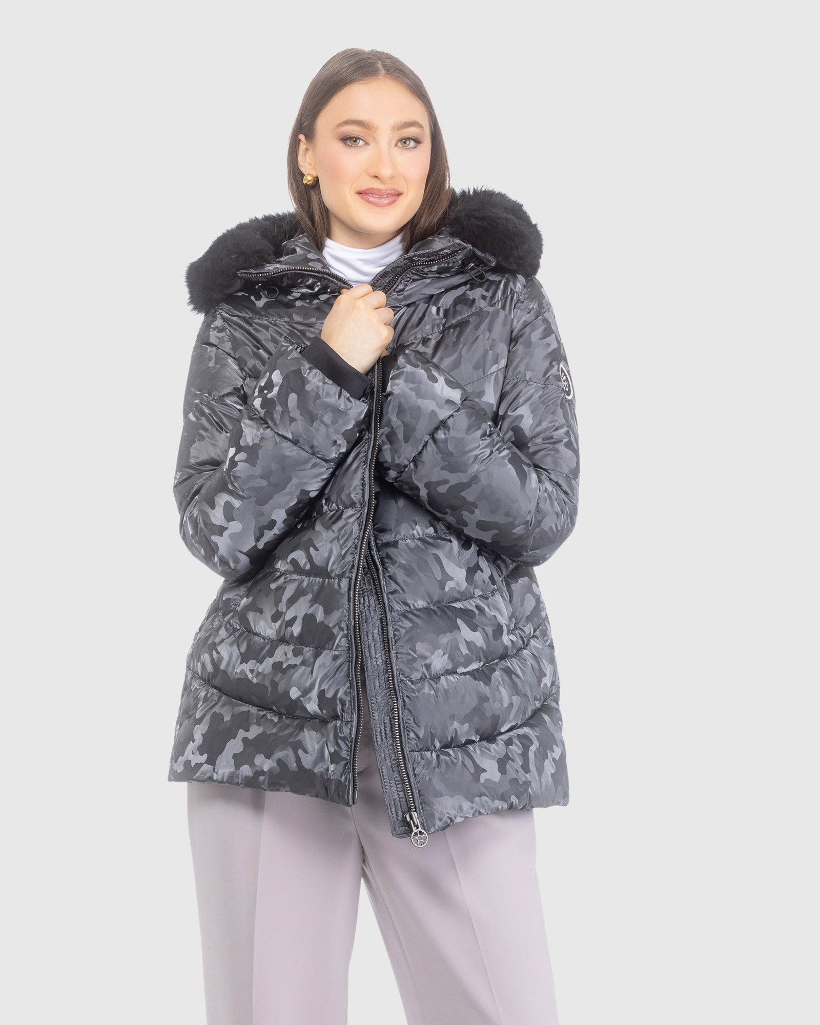 Après-Ski Jacket With Detachable Toscana Lamb Hood Trim | Gray Camo/Black (V4)