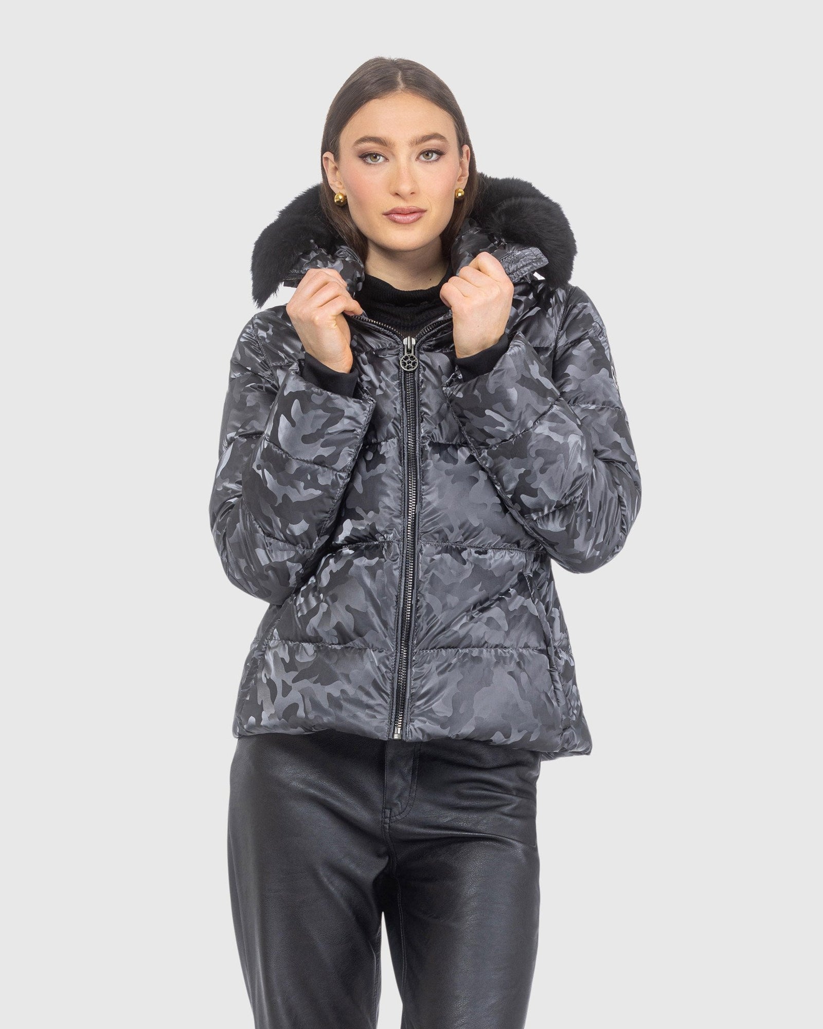 Après-Ski Jacket With Detachable Toscana Lamb Hood Trim | Gray Camo/Black (V6)