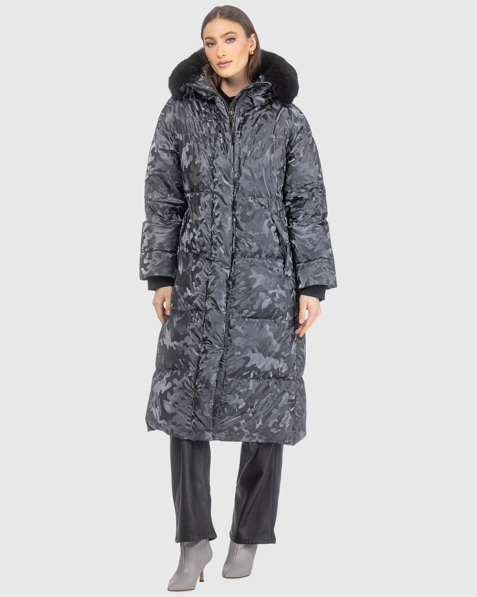 Après-Ski Jacket With Detachable Toscana Lamb Hood Trim | Gray Camo/Black (V10)