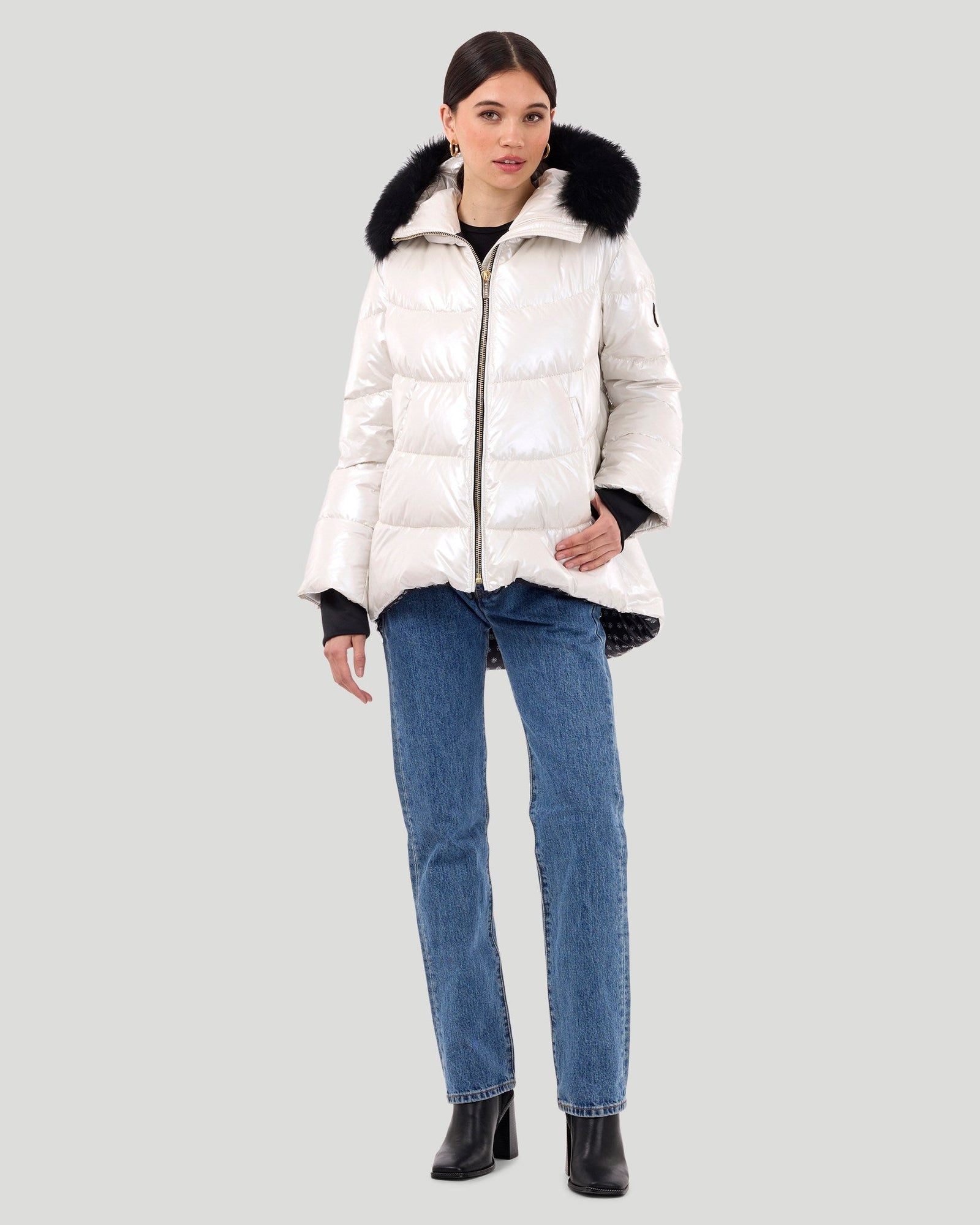 Après-Ski Jacket With Detachable Toscana Shearling Lamb Hood Trim | Women | Platinum x Black (V3)