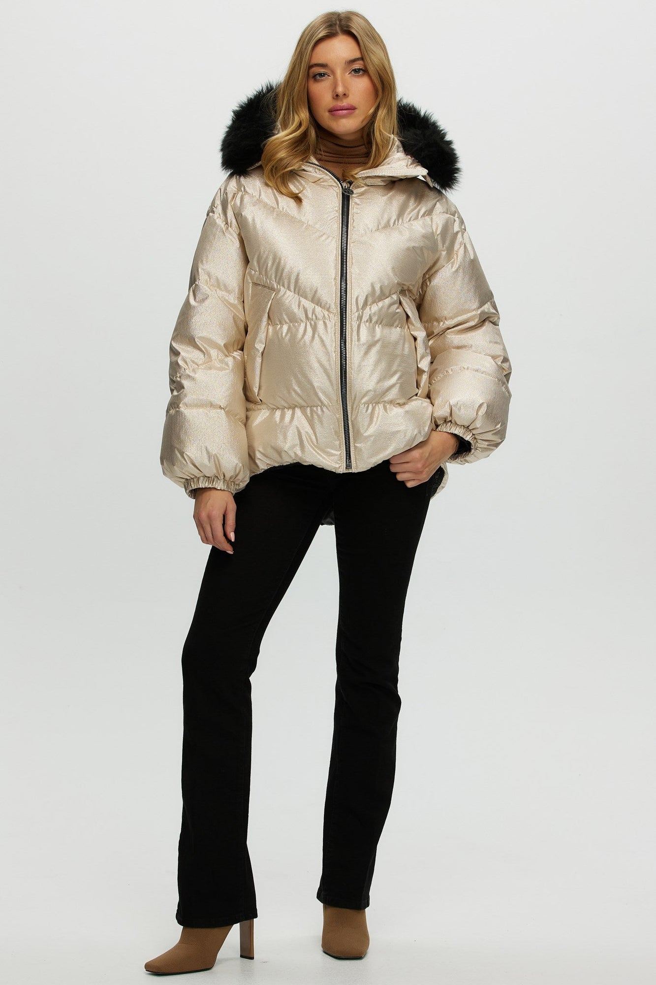 Après-Ski Jacket With Detachable Toscana Shearling Lamb Hood Trim | Women | Gold x Black