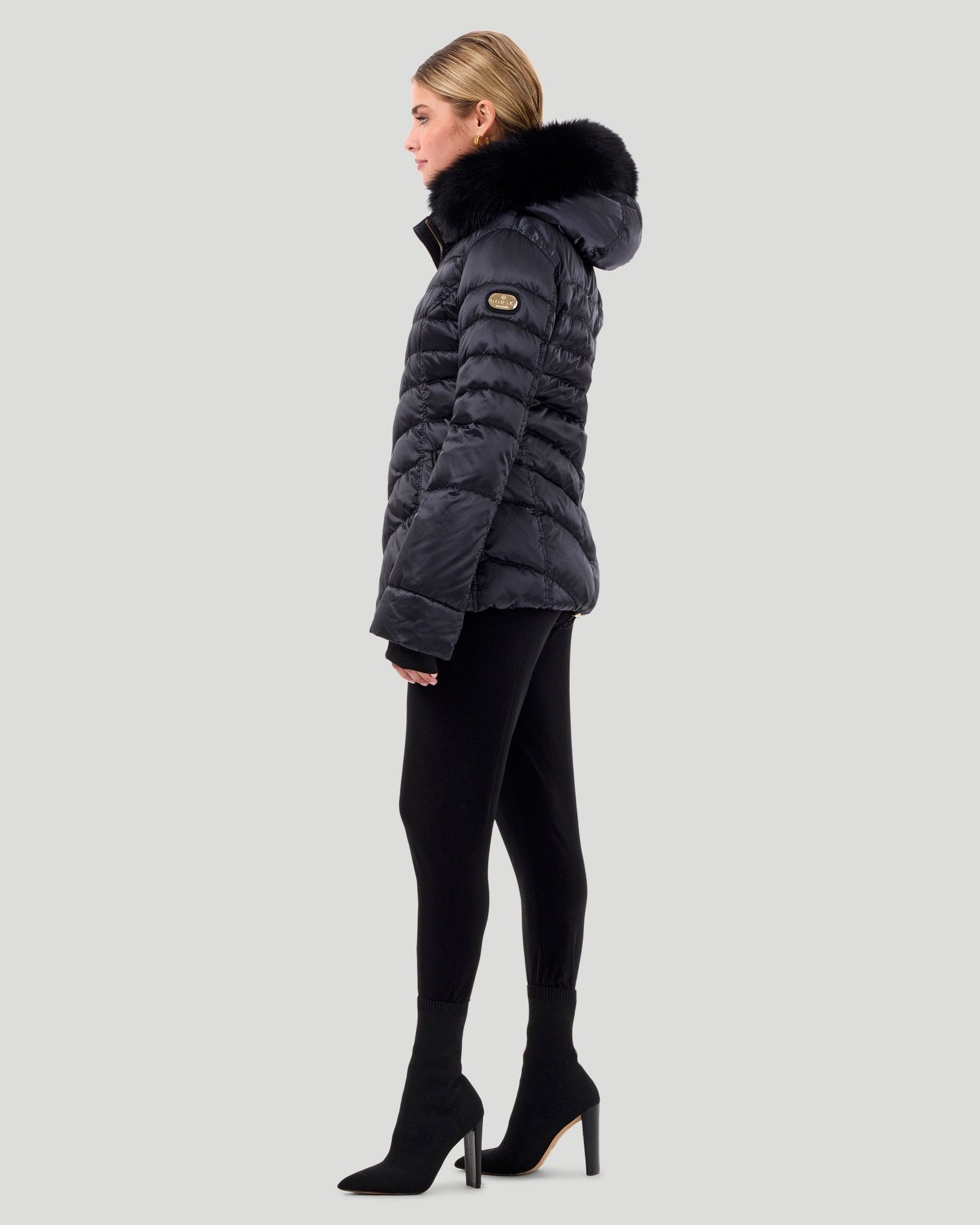 Après-Ski Jacket With Detachable Toscana Shearling Lamb Hood Trim | Women | Black x Black (V2)