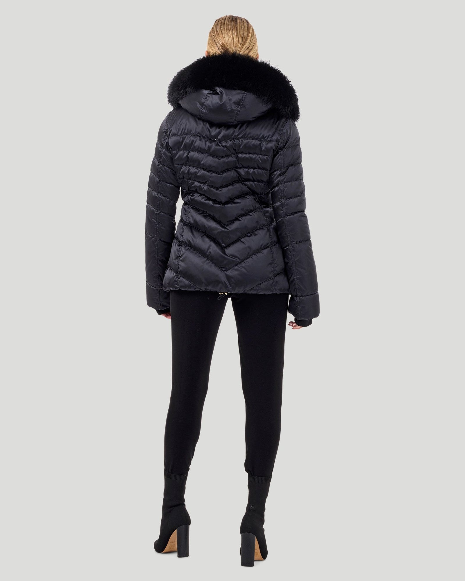 Après-Ski Jacket With Detachable Toscana Shearling Lamb Hood Trim | Women | Black x Black (V2)