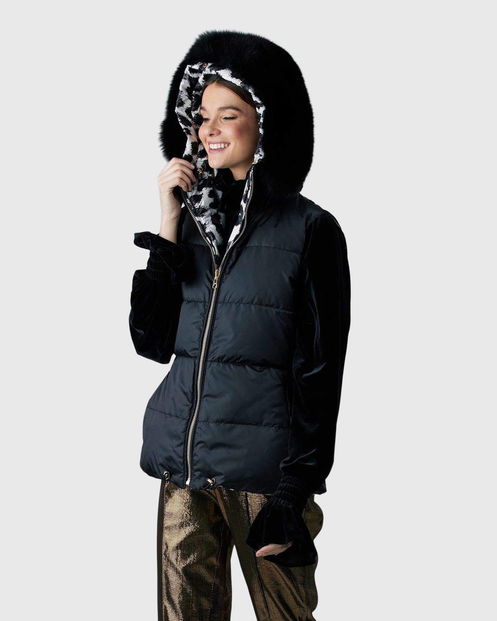 Après-Ski Reversible Vest With Detachable Toscana Lamb Hood Trim | Snow Lprd/Black