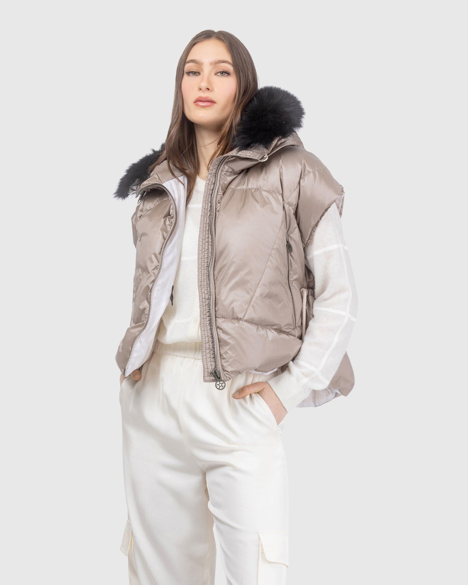 Après-Ski Vest With Detachable Toscana Lamb Hood Trim | Stone/Black
