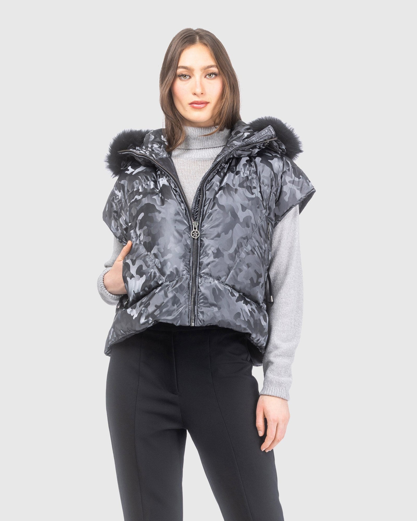 Après-Ski Vest With Detachable Toscana Lamb Hood Trim | Gray Camo/Black