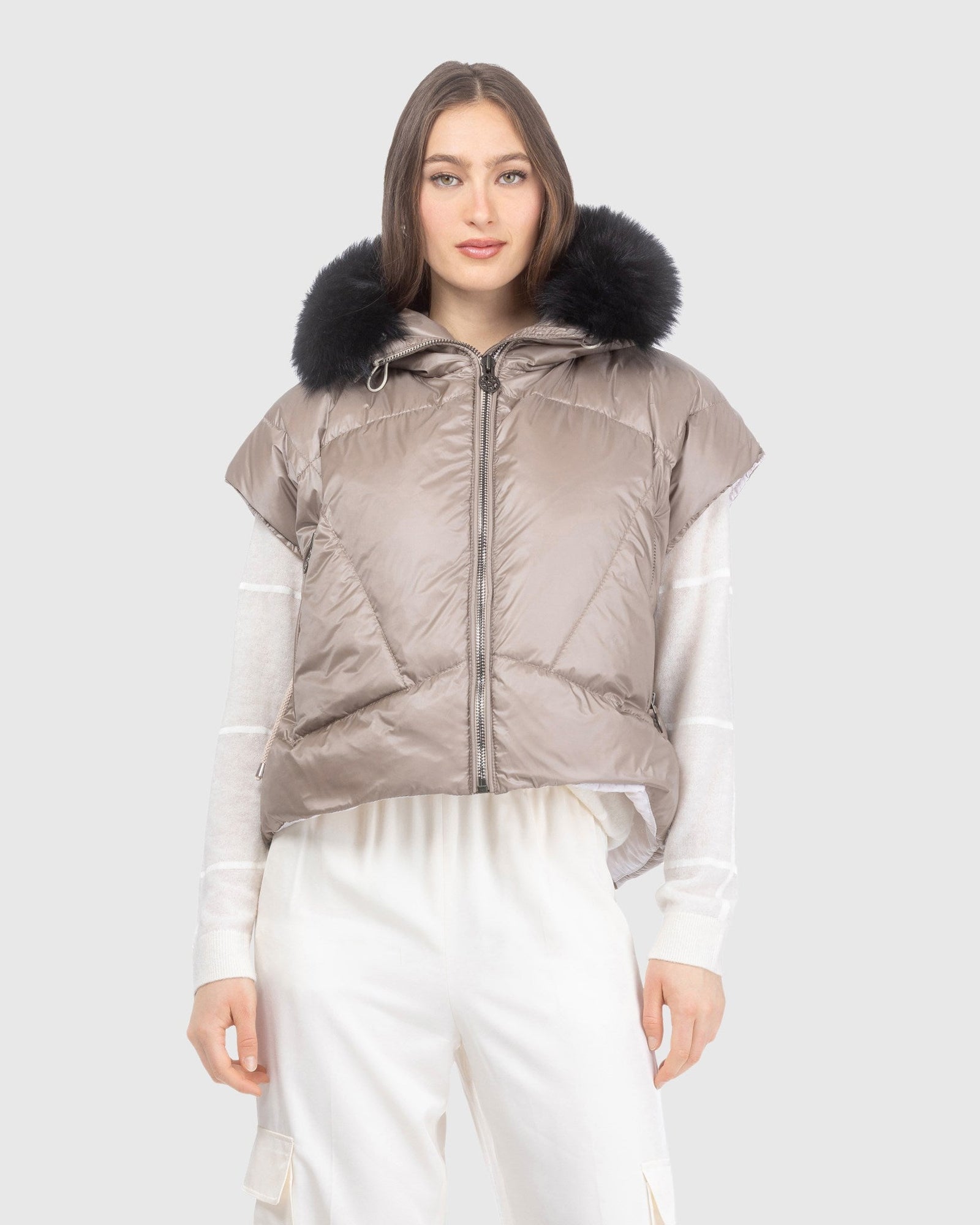 Après-Ski Vest With Detachable Toscana Lamb Hood Trim | Stone/Black