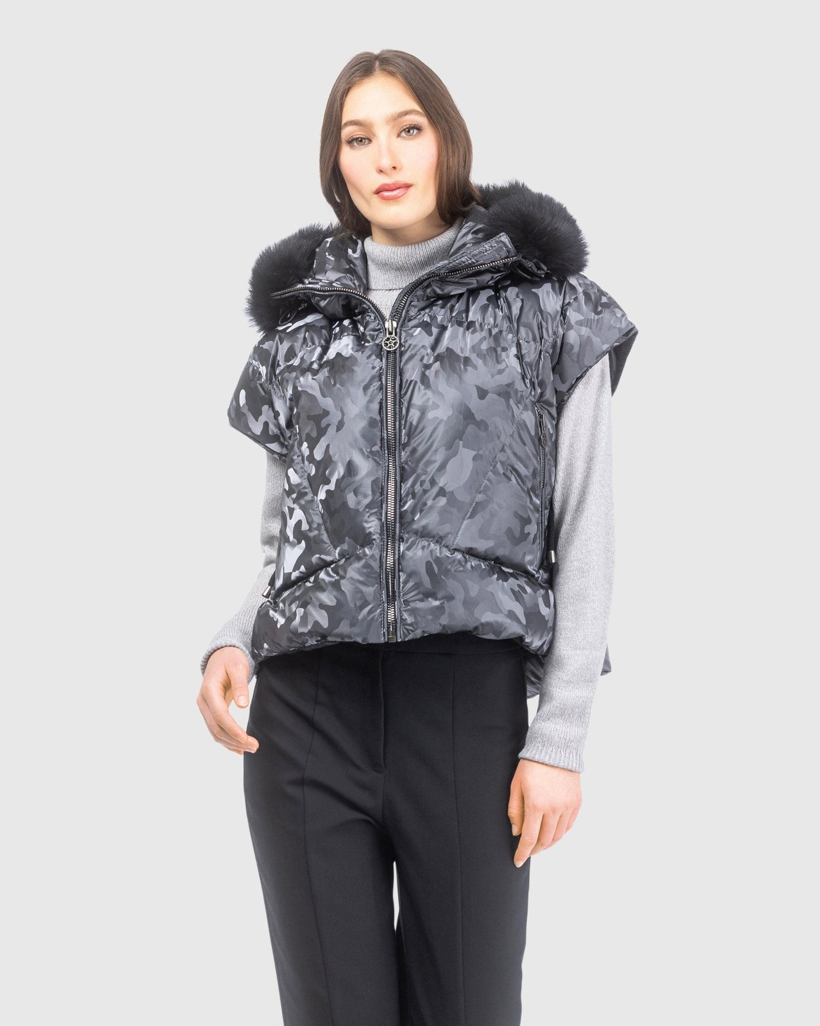 Après-Ski Vest With Detachable Toscana Lamb Hood Trim | Gray Camo/Black