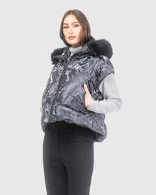 Après-Ski Vest With Detachable Toscana Lamb Hood Trim | Gray Camo/Black