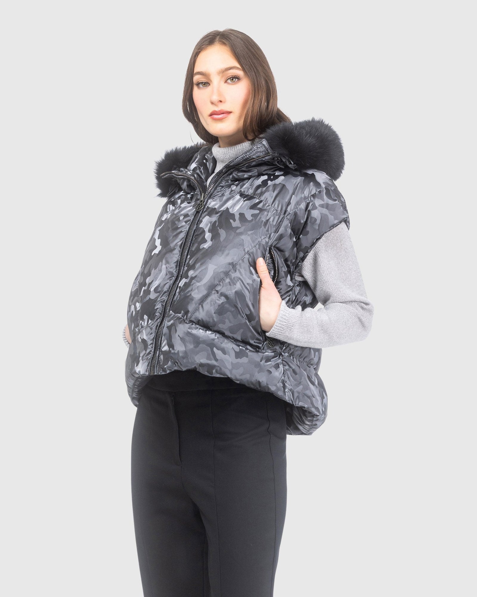 Après-Ski Vest With Detachable Toscana Lamb Hood Trim | Gray Camo/Black