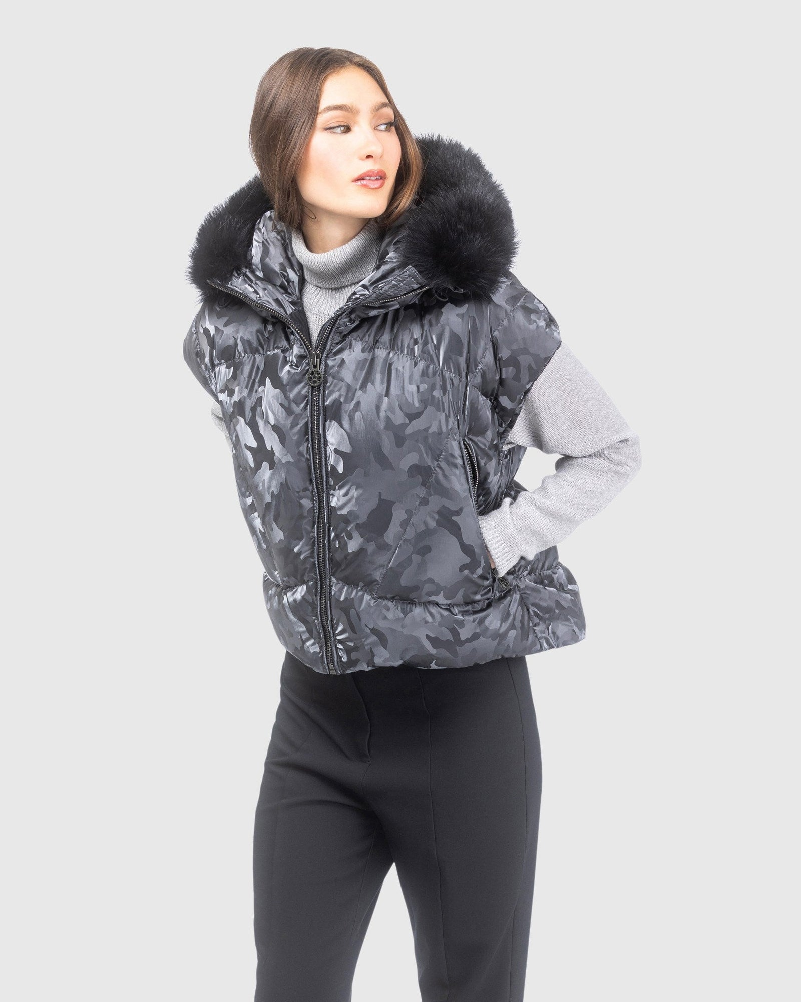 Après-Ski Vest With Detachable Toscana Lamb Hood Trim | Gray Camo/Black