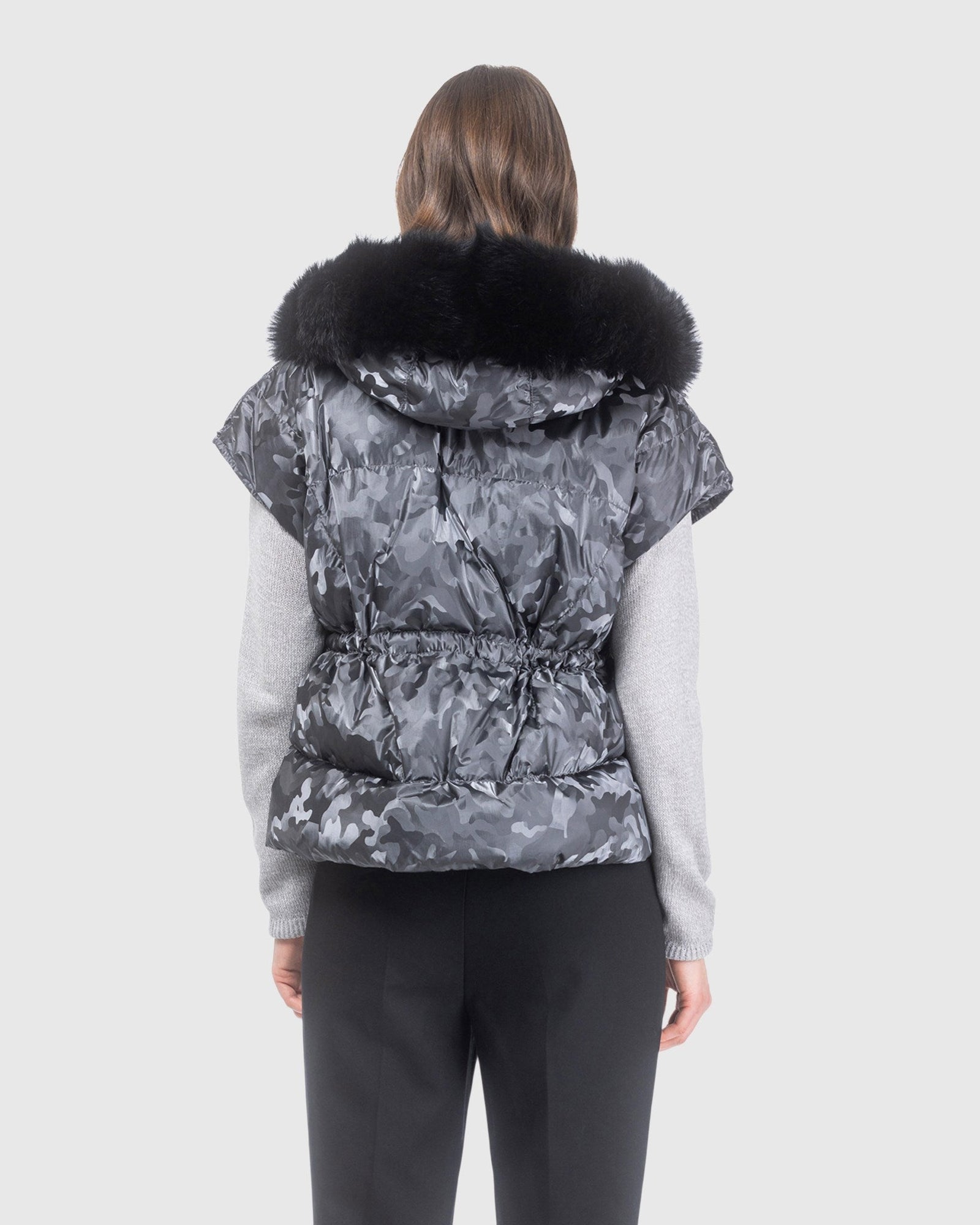 Après-Ski Vest With Detachable Toscana Lamb Hood Trim | Gray Camo/Black