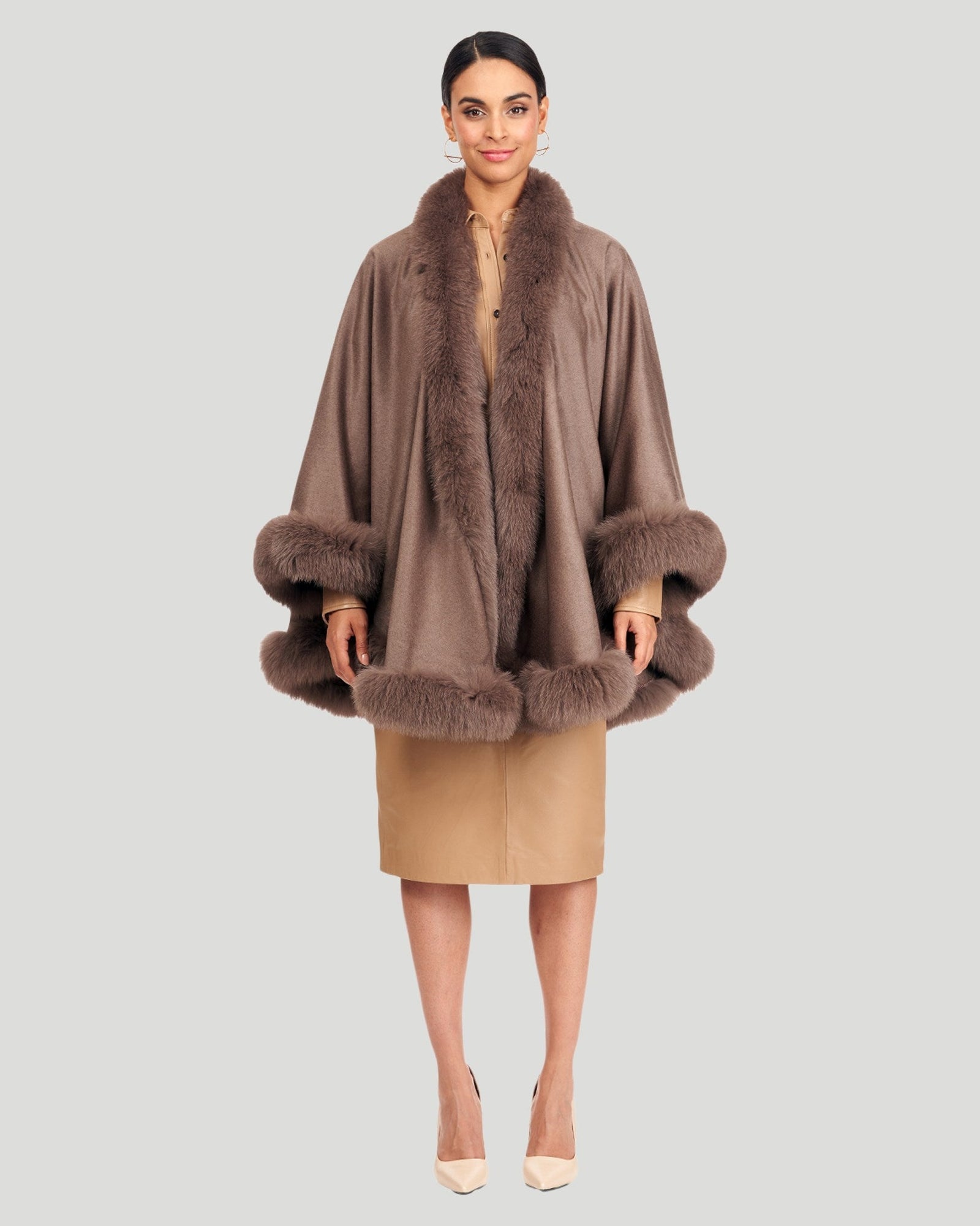 Cashmere Cape With Fox Trim | Women | Khaki Taupe