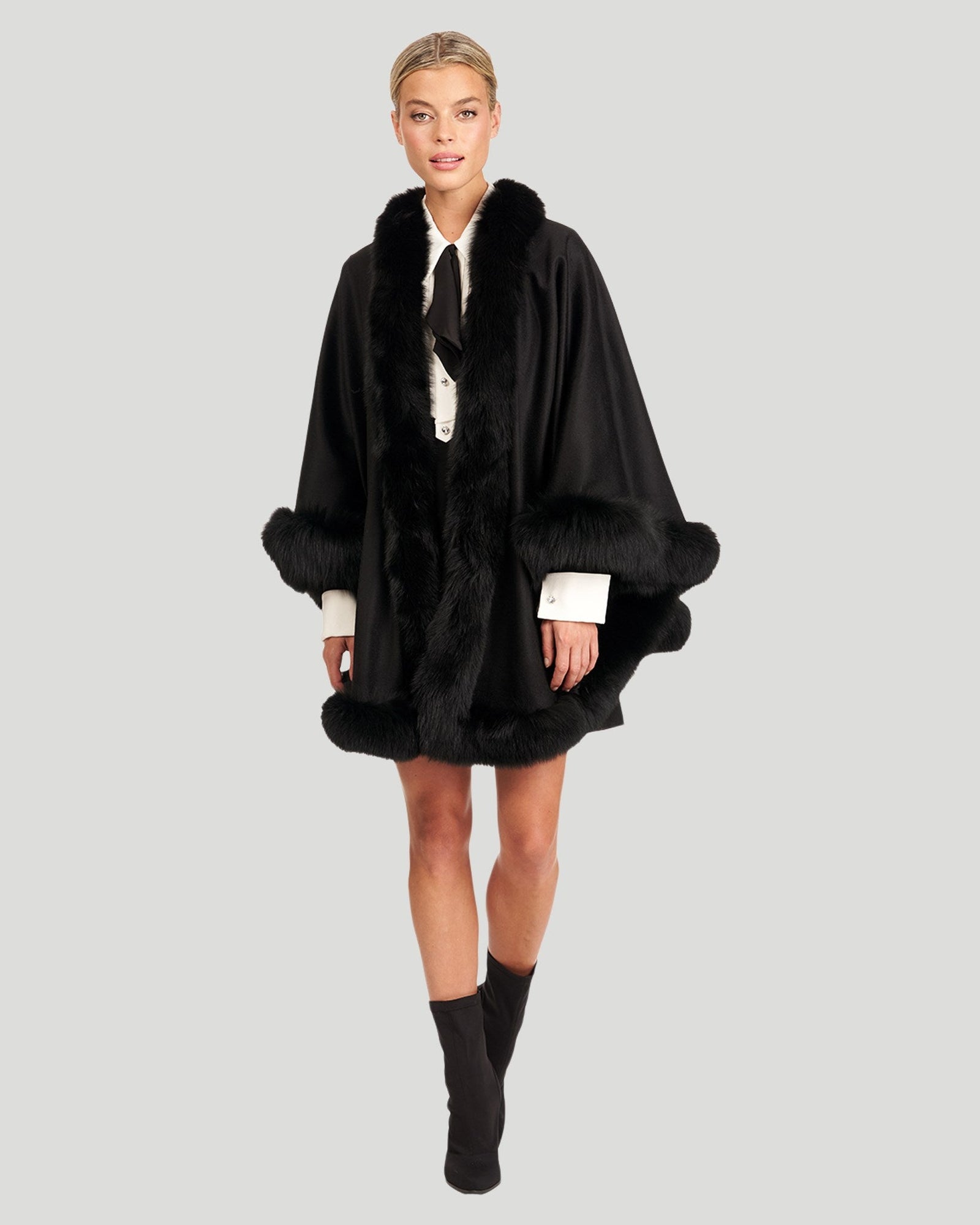 Cashmere Capelet With Fox Trim | Black