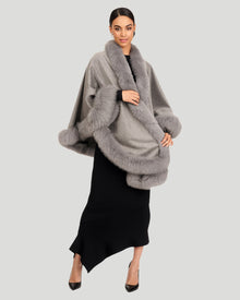 Cashmere Capelet With Fox Trim | Light Gray